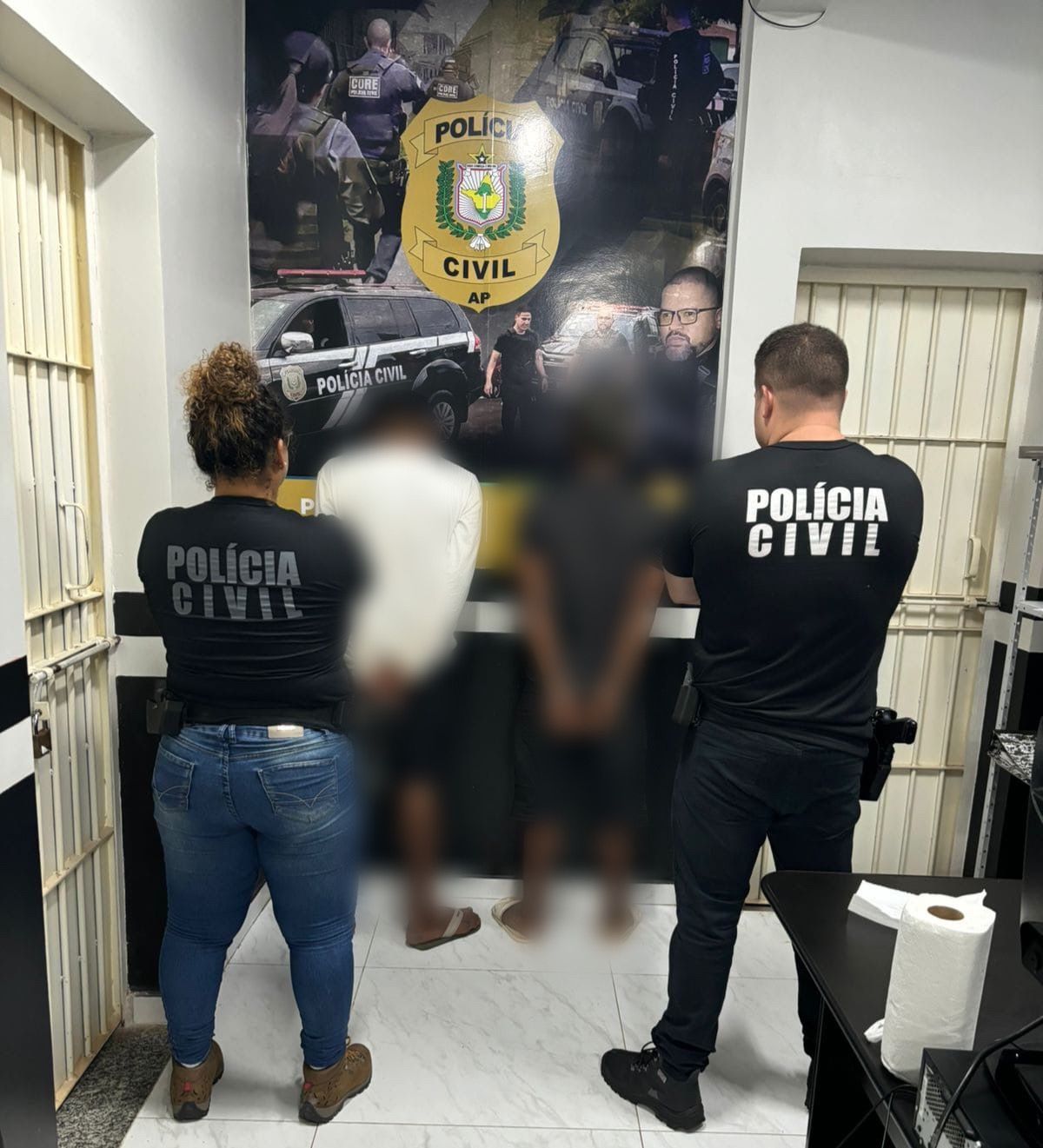 EM PRACUÚBA, POLÍCIA CIVIL PRENDE HOMEM EM FLAGRANTE E APREENDE DROGAS E UM ADOLESCENTE